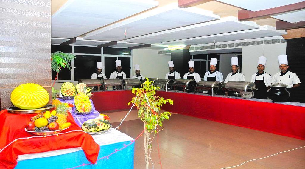 Hotel Central Park Ongole Ngoại thất bức ảnh