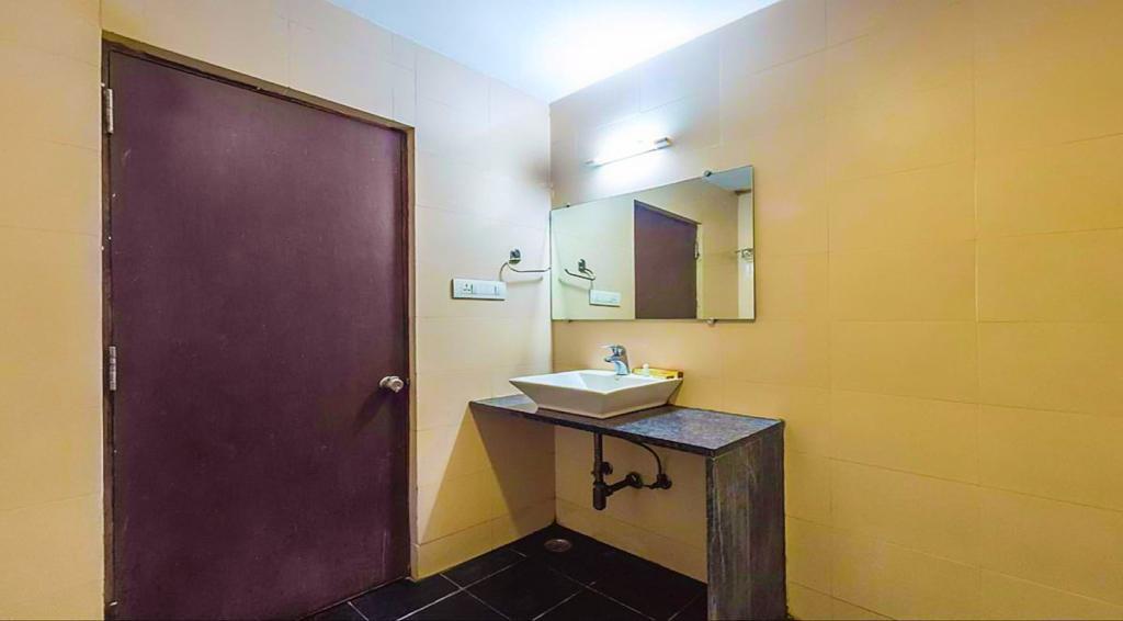 Hotel Central Park Ongole Ngoại thất bức ảnh