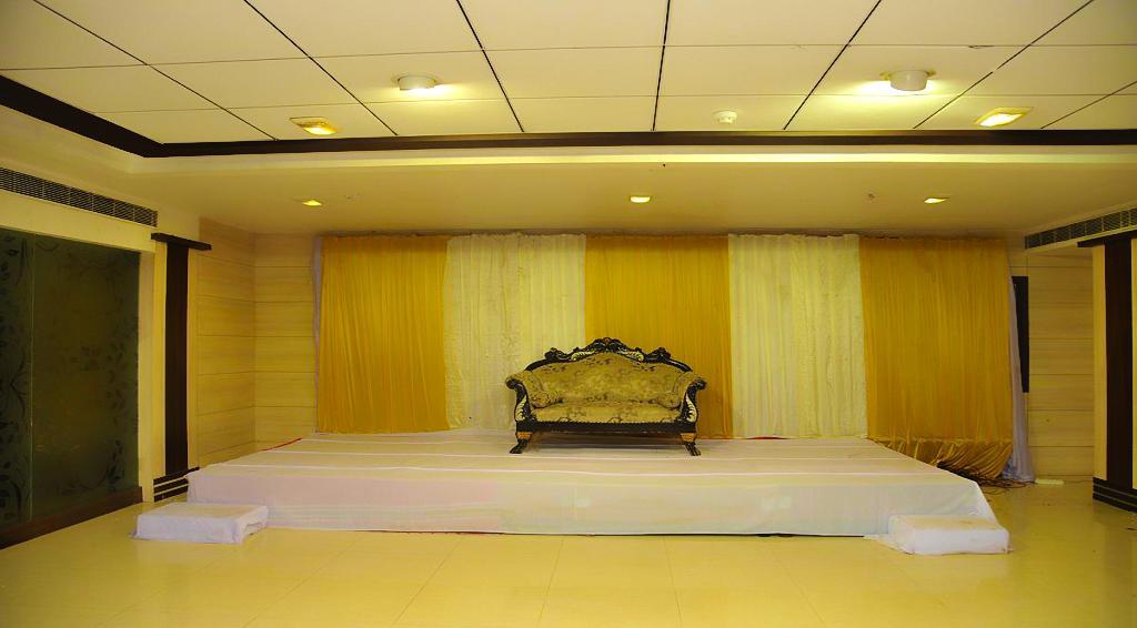 Hotel Central Park Ongole Ngoại thất bức ảnh