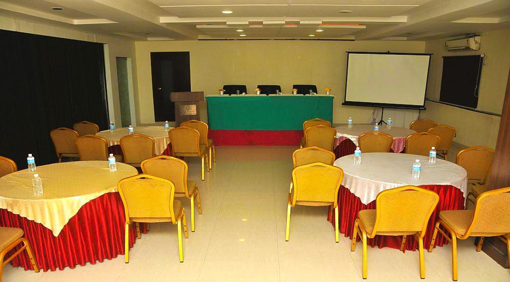 Hotel Central Park Ongole Ngoại thất bức ảnh